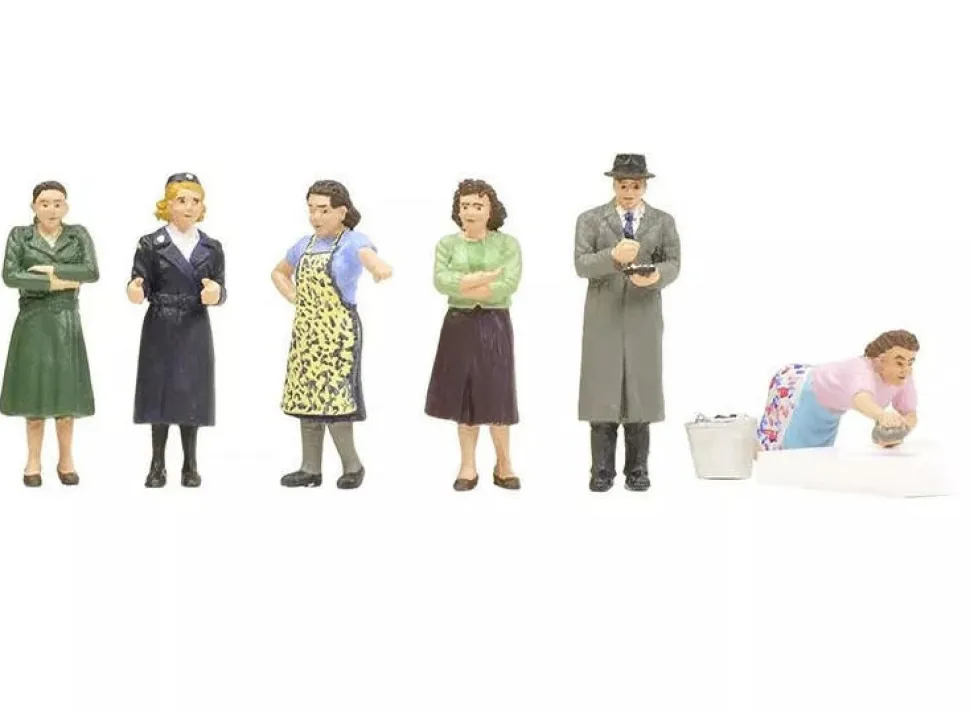 Bachmann Suburban Street Scene Set Of 6 Figures
