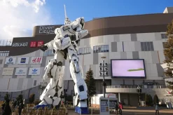 Bandai Gundam Real Grade (RG) 1/144 RX-0 Unicorn Gundam (Full Psycho Frame)