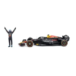 Burago 1/24 F1 Red Bull Racing RB20 2024 with Driver Figure - Max Verstappen Diecast Model