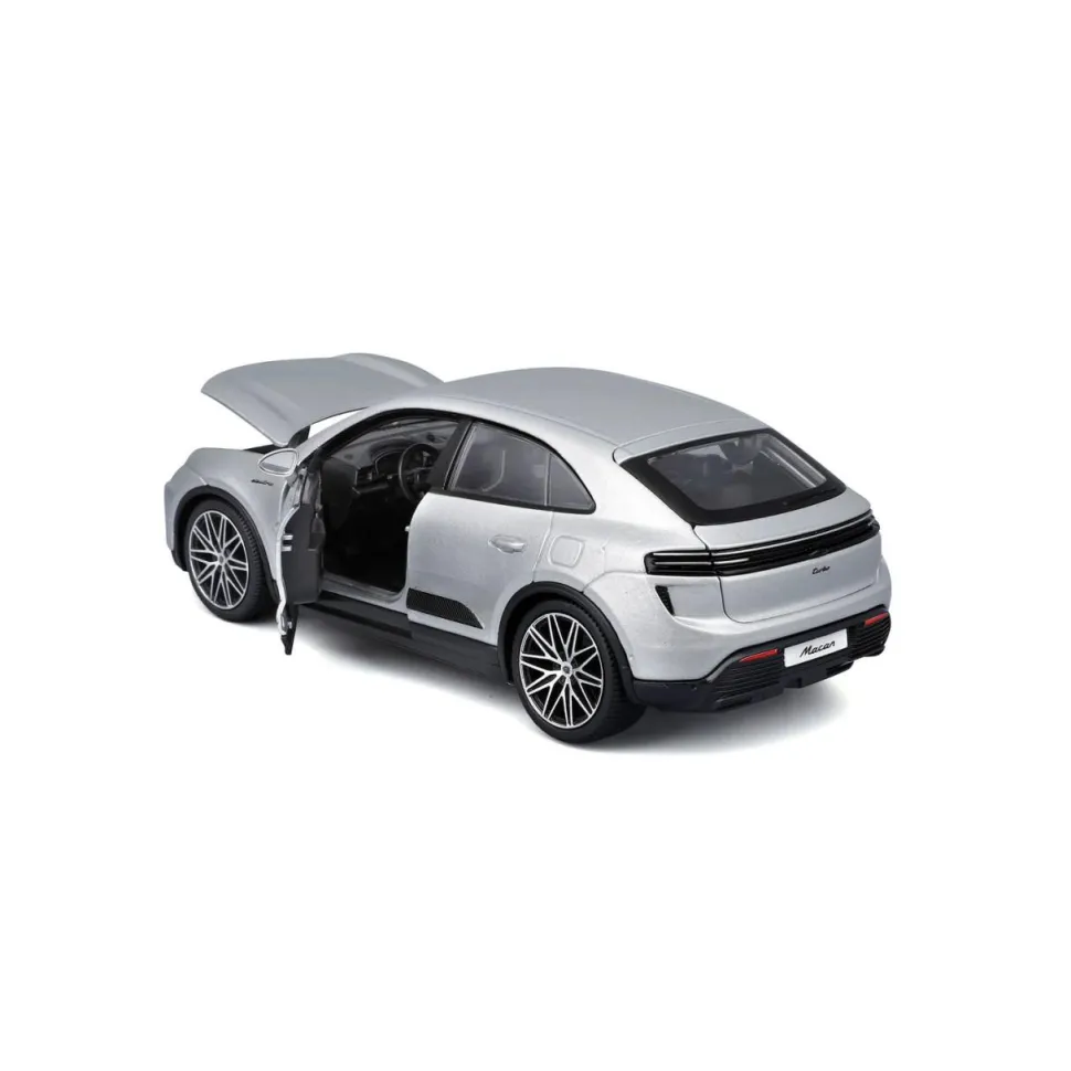 Burago 1/24 Porsche Macan Turbo Silver Diecast Model