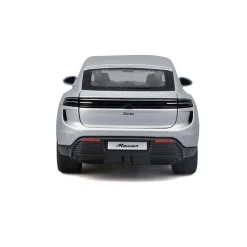 Burago 1/24 Porsche Macan Turbo Silver Diecast Model