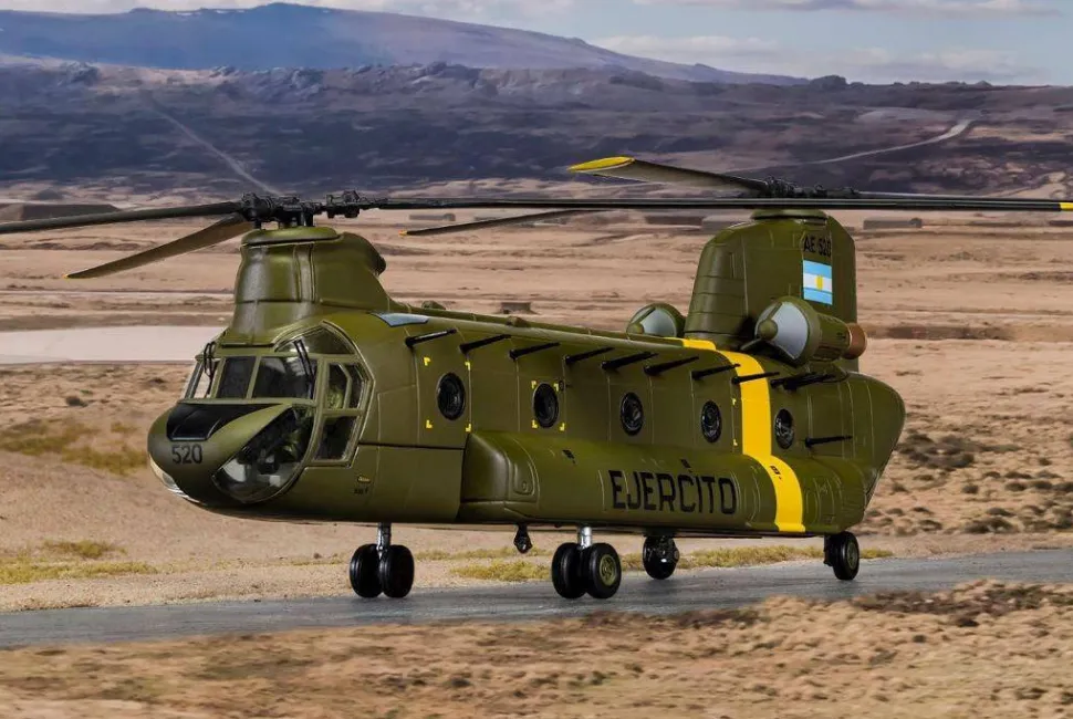Corgi 1/72 Boeing CH-47C Chinook AE-520, Falklands War 1982 Diecast Model