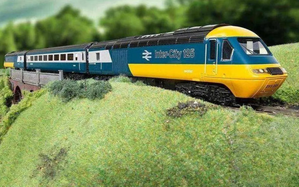 Hornby Railways BR High Speed Retro Train Set