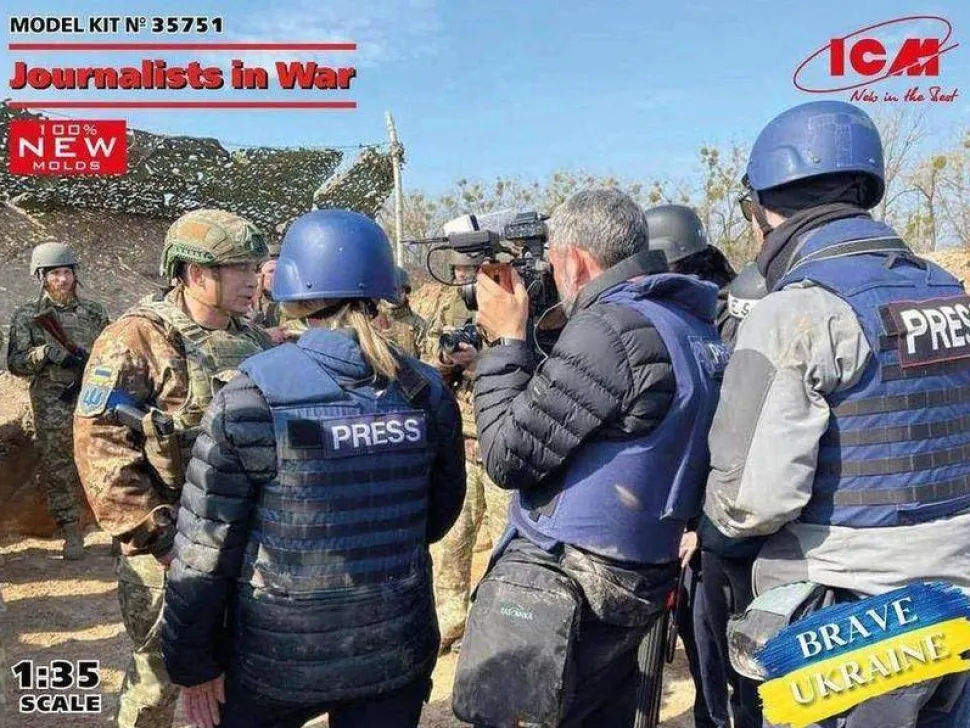 ICM 1/35 Journalists In War Model Figures