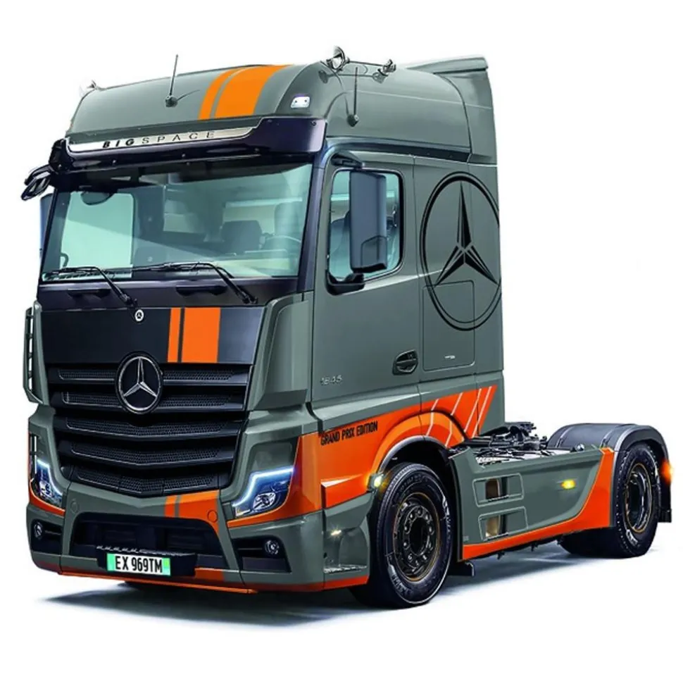 Italeri 1/24 Mercedes-Benz Actros MP4 Big Space Grand Prix Edition