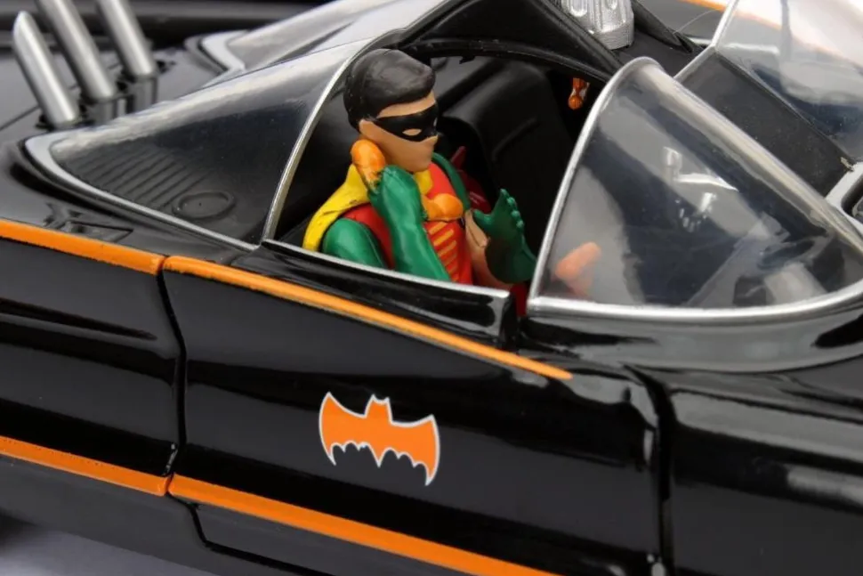Jada 1/24 Classic TV Series Batmobile 1966