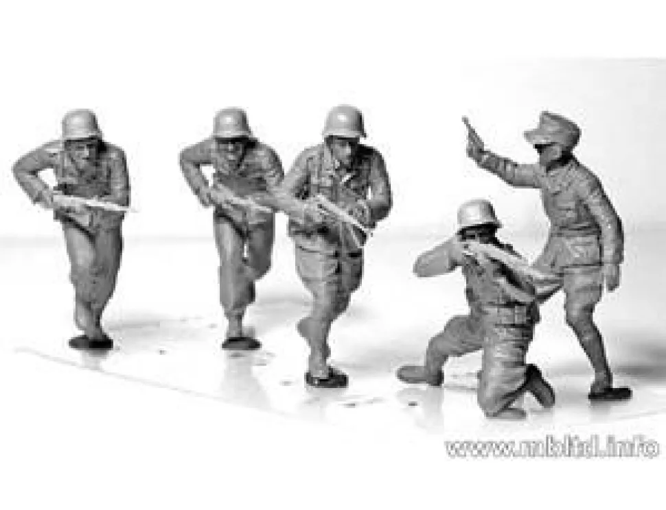 Master Box 1/35 Battles in North Africa Kit 2 Model Figures