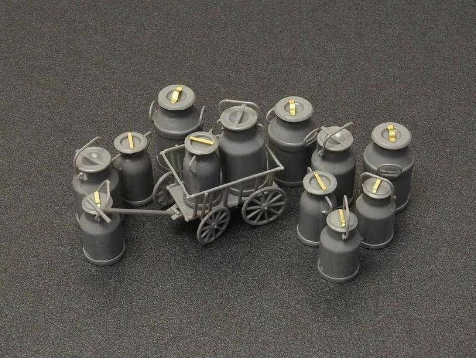 MiniArt 1/35 Milk Cans with Small Cart Model Kit