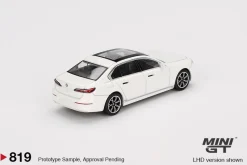 Mini GT 1/64 BMW I7 Xdrive 60 Mineral White (RHD)