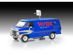 Revell 1/24 GMC WSQK Squawk Van (Stranger Things) Starter Set