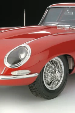 Revell 1/8 Jaguar E-Type Limited Edition Model Kit