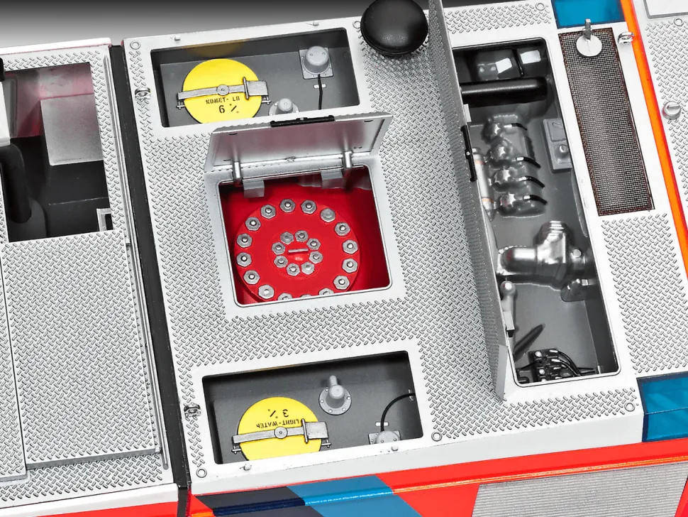 Revell 1/24 Rosenbauer GFLF Simba 8x8 Fire Truck