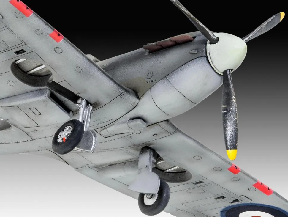 Revell 1/72 Supermarine Spitfire Mk.IIa Starter Set (Revell Classics)