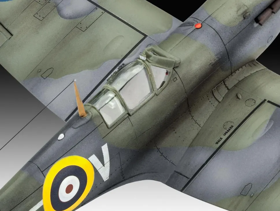 Revell 1/72 Supermarine Spitfire Mk.IIa Starter Set (Revell Classics)