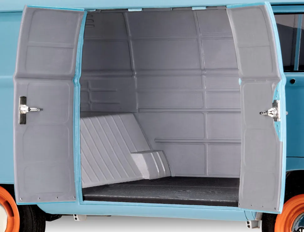 Revell 1/24 Volkswagen T1 Panel Van Gulf Livery