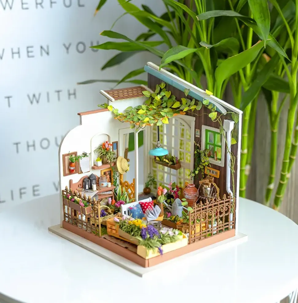 Rolife Miller's Garden Wooden Diorama Kit