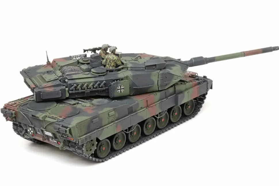 Tamiya 1/35 Leopard 2 A7V German Main Battle Tank