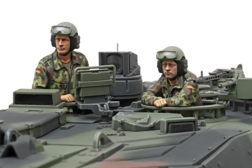 Tamiya 1/35 Leopard 2 A7V German Main Battle Tank