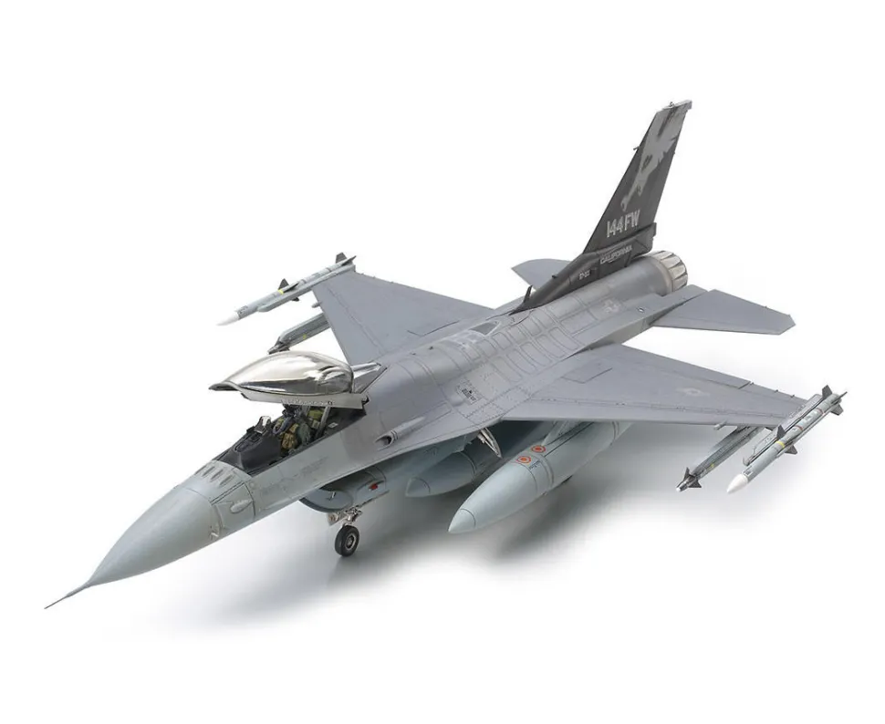 Tamiya 1/48 Lockheed Martin F-16C Block 25/32 Falcon ANG
